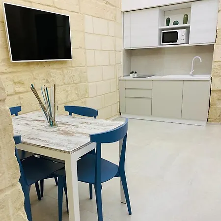 Semesterbostad Casa Loca Intera Casa A Due Passi Da Porta San Biagio