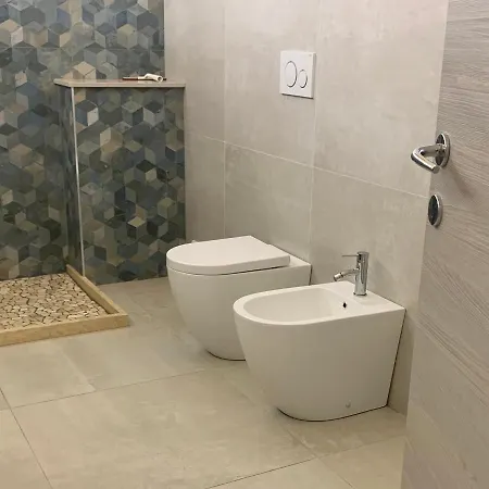 Casa Loca Intera Casa A Due Passi Da Porta San Biagio 레체